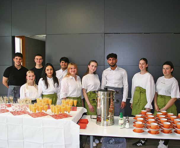 Das Catering übernahm die Berufsfachschule für Ernährung und Versorgung. Den Service stemmte die Berufsintegrationsklasse. Foto: Berufsschule Kaufbeuren