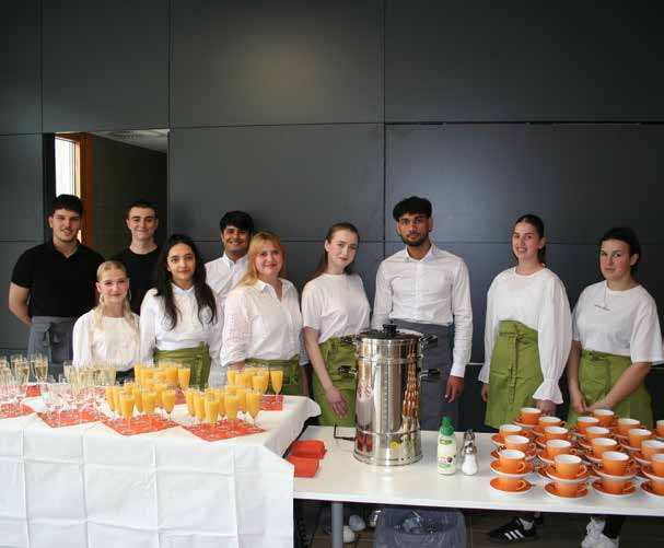 Das Catering übernahm die Berufsfachschule für Ernährung und Versorgung. Den Service stemmte die Berufsintegrationsklasse. Foto: Berufsschule Kaufbeuren