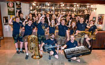 Die Original Hopfenbläser sorgen am Samstag für Stimmung. Fotos: Musikverein Germaringen, Original Hopfenbläser