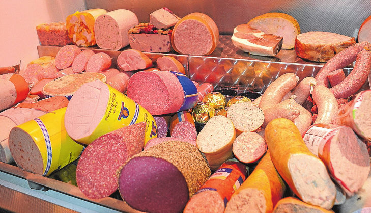 Wochenmarkt: Gänse- und Entenbraten von Geflügel Hanf in bester ...