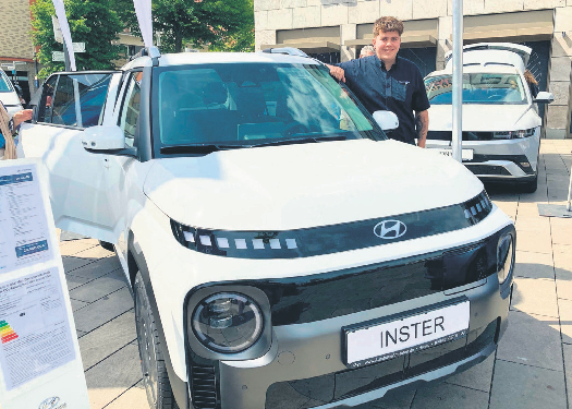 Klein, aber oho: das Autohaus am Hafen präsentierte den vollelektrischen Hyundai Inster.