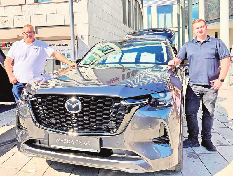 Der Mazda CX 60 beim Autohaus Römhild hat als Plug-in-Hybrid 327 PS unter der Haube.