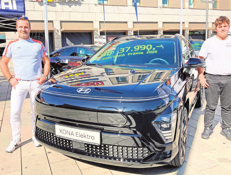 Nagelneu und erst tags zuvor angeliefert: Das Autohaus am Hafen stellt den Hyundai Kona vor.