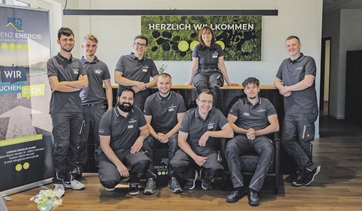 Das Gruppenbild zeigt alle derzeitigen Azubis.