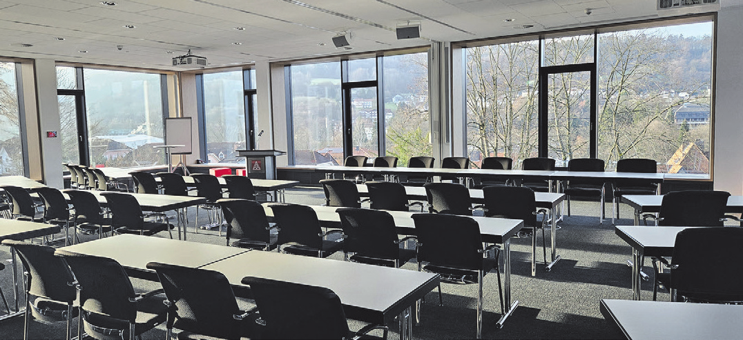 Ein neuer Konferenzraum im Bildungszentrum Bad Orb. Das Gebäude ist mit neuester Tagungstechnik ausgestattet worden.