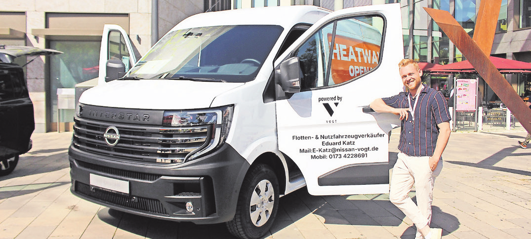 Junior-Geschäftsführer Moritz Stecker vom Nissan-Autohaus Vogt aus Wächtersbach präsentierte u. a. einen Nissan Interstar Transporter.