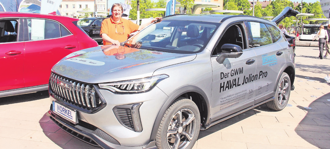 Geschäftsführer Michael Morkel vom Autohaus Morkel in Linsengericht präsentierte u. a. einen Haval Jolion Pro in Grau.