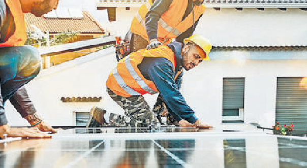 Wo sind Photovoltaik-Anlagen am effektivsten verbaut? FOTO: ALPHASPIRIT - STOCK.ADOBE.COM