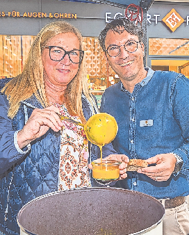 Gabriela Dietz und Sven Lauinger vor Eckart & Finkbeiner