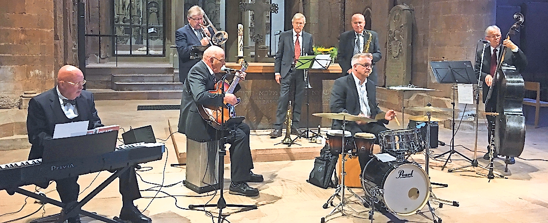 Die Penthouse Jazzband, links der verstorbene "Bibi" Kreutz. Die Jazzvesper ist seinem Gedenken gewidmet. FOTO: BARAL