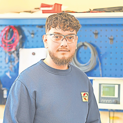 Enis Güldal, Auszubildender bei Herbstreith & Fox Pektin-Fabriken FOTO: HERBSTREITH & FOX GMBH & CO. KG