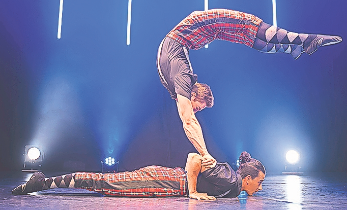 Leicht wie ein Kinderspiel? Das Duo Kraoul gehört zu den Stars der Winterträume.