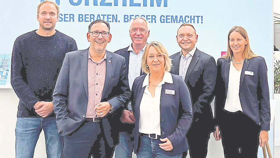 Stolz auf die Pforzheimer Veranstaltung: Ben Erlei, BaumesseE GmbH, Kaufmännischer Leiter, Bürgermeister Tobias Volle, Udo Erlei, BaumesseE-Geschäftsführer, Gabriele Ivic-Matijas, BaumesseE-Projektleiterin, Dr. Aik Wirsbinna, SWP-Geschäftsführer, sowie Kerstin Eschler, SWP-Bereichsleiterin Vertrieb & Kundenservices. FOTOS: BAUMESSEE