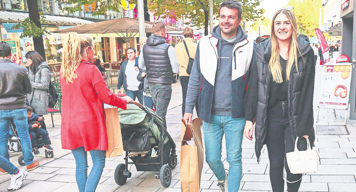 Mit Freude entspannt bummeln: Das bietet der verkaufsoffene Sonntag in der Pforzheimer Innenstadt.