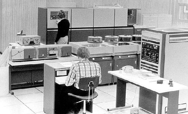 Fotosatzanlage der Zeitungssetzerei der Rhein-Zeitung (Siemens 4004) Foto: RZ-Archiv/P, Hilgert | circa 1975