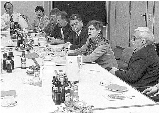 Die ehemalige Bundestagspräsidentin Rita Süssmuth (2. v. rechts) war 1987 bei der Rhein-Zeitung. Foto: RZ-Archiv