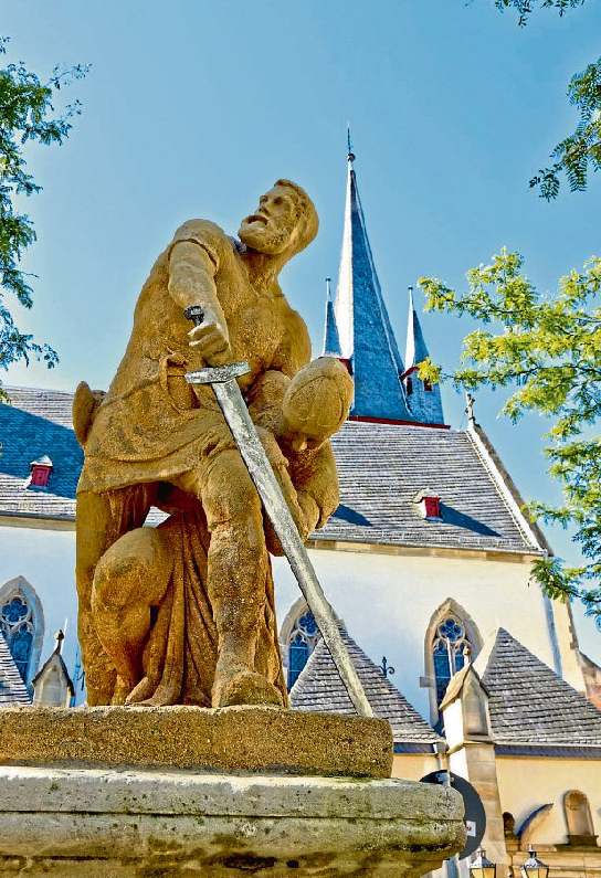 Das Michel-Mort-Denkmal auf dem Eiermarkt im Juni 2016. Foto: Branko Srot - stock.adobe.com