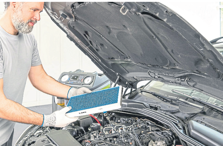 Mindestens einmal pro Jahr sollte der Innenraumfilter fürs Auto erneuert werden.