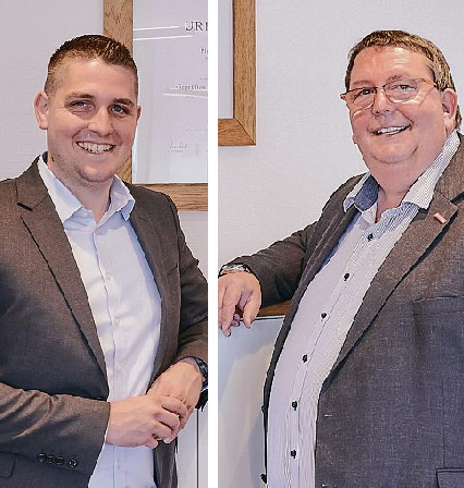 Pierre (links) und Vater Marco Kraus leiten gemeinsam „Elektro Künster“.