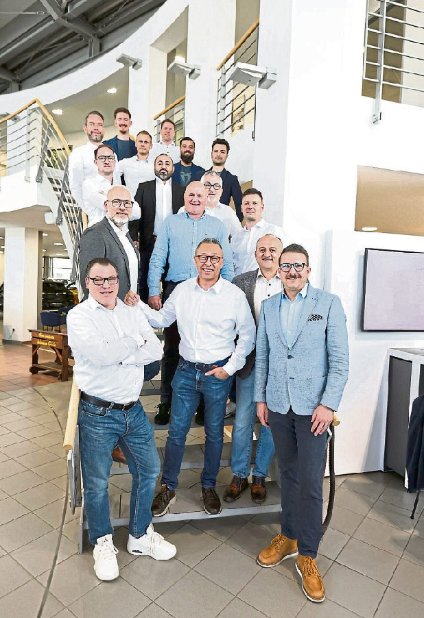 Das Team von Löhr Automobile aus Neuwied bietet Firmen- und Gewerbekunden umfassende Mobilitätslösungen aus einer Hand - von Beratung, Verkauf, Finanzierung und Leasing bis zu Service, Wartung und E-Mobilität. Foto: Jörg Niebergall