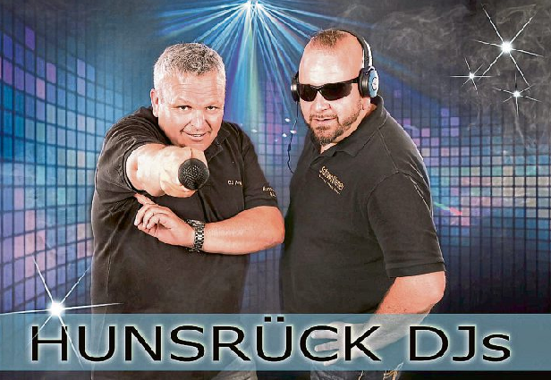 Die Hunsrück-DJs bringen den passenden Mix für volle Tanzflächen mit nach Veitsrodt: Am Freitag, 10. Juli 2026, legen sie ab 21 Uhr im Großen Zelt auf. Foto: Hunsrück-DJs