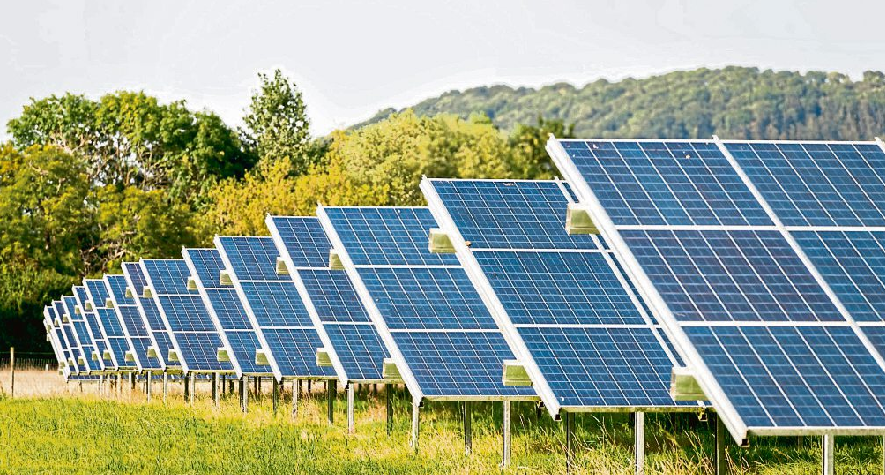 Photovoltaik gehört neben der Windkraft zu den wichtigen Säulen der erneuerbaren Stromerzeugung - künftig soll mehr davon auch regional genutzt werden. Foto: Neil - stock.adobe.com