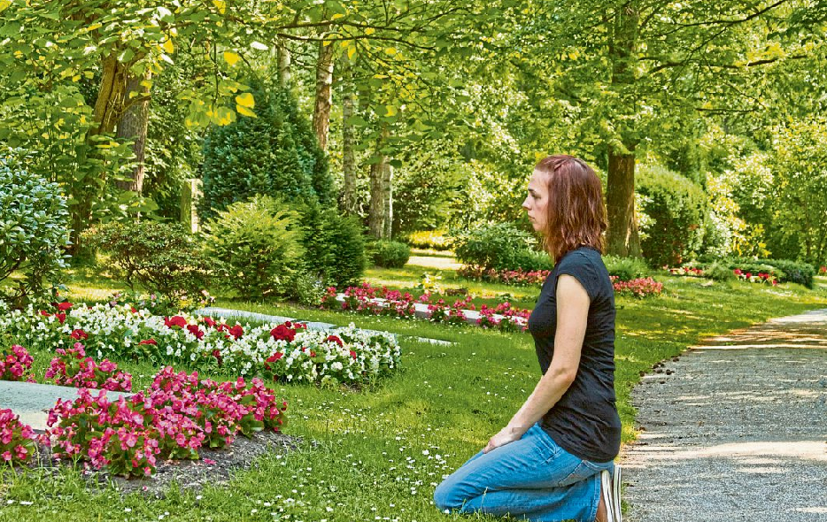 Ein gepflegter Friedhof bietet Angehörigen einen ruhigen Ort für Erinnerung und persönliche Momente am Grab. Foto: Lorenz Timm - stock.adobe.com