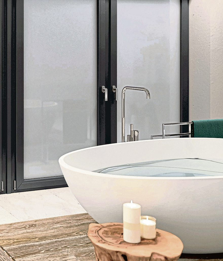 Im Badezimmer sollten die Fenster undurchsichtig sein.