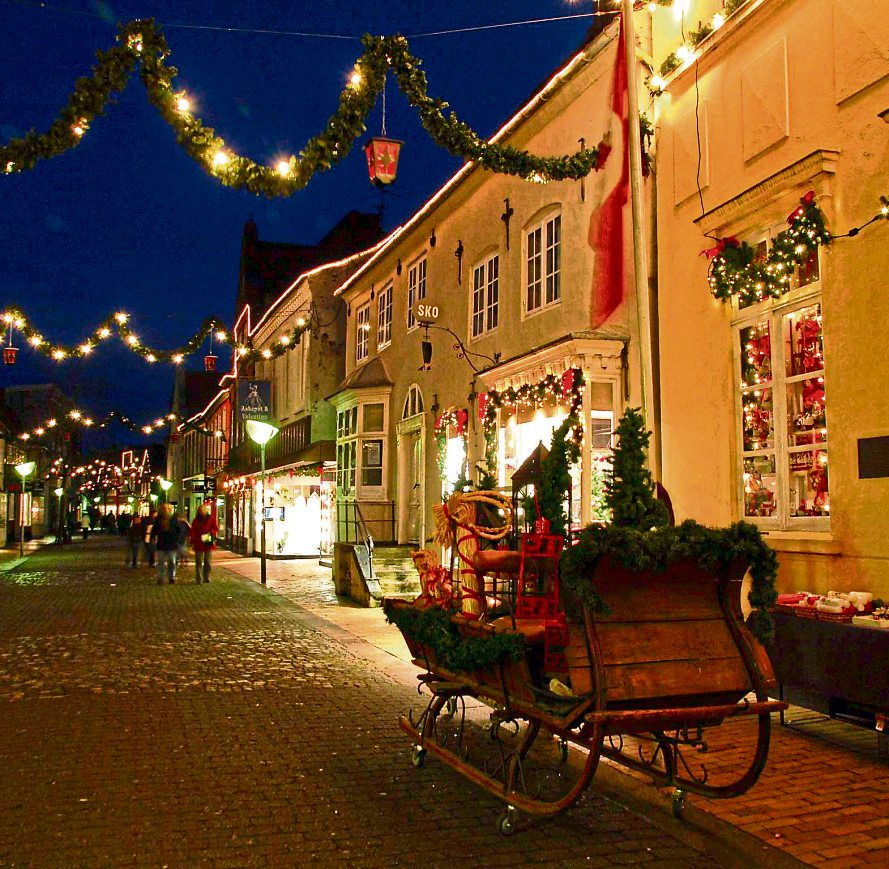 Weihnachtlicher Lichterglanz: LED-Beleuchtung setzt sich auch hier immer stärker durch. Foto: Melst/Shotshop.com