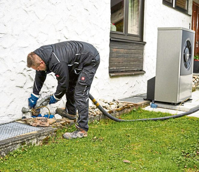 21 Wohnhäuser in Deutschland haben im Rahmen eines Feldversuchs die zweite Heizperiode mit „grünem" Heizöl erfolgreich hinter sich gebracht. Foto: djd/en2x