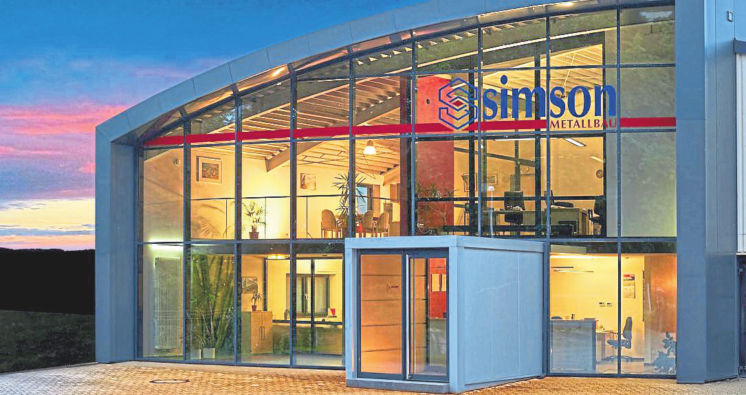 Auch der firmeneigene Bürobau auf der Industriestraße in Kastellaun ist eine repräsentative Referenz für die Leistungen des Simson-Teams.