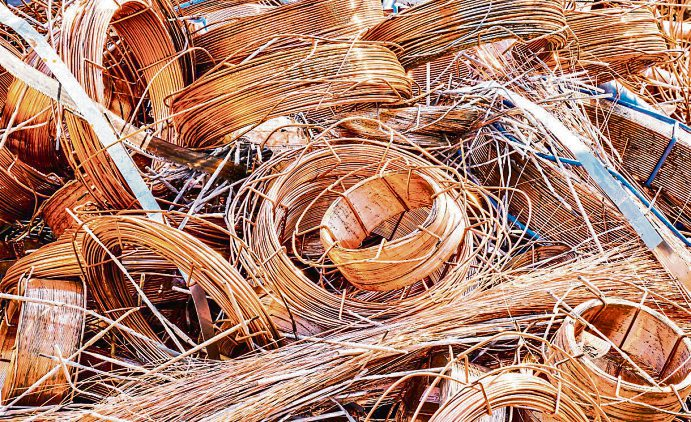 Dass Kupfer auch in Zukunft nicht knapp wird, liegt an den großen Reserven weltweit sowie an seiner endlosen Wiederverwertbarkeit. Foto: djd/Deutsches Kupferinstitut/shutterstock