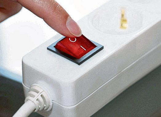 Bye-bye Standby: Besser sind Mehrfachsteckdosen mit Ein-/Ausschalter. Foto: djd/Lichtblick SE
