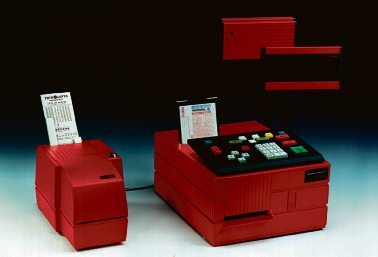 Am Online-Terminal der ersten Generation (1996-2008) wurden Spielscheine elektronisch erfasst.
