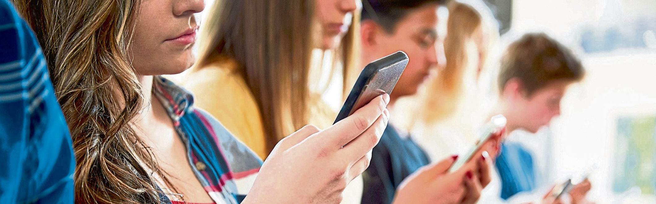 Die Jugend von heute informiert sich anders. Sie kommt mit der Möglichkeit digitaler Angebote nicht nur gern, sondern auch gut zurecht. Foto: AspctStyle