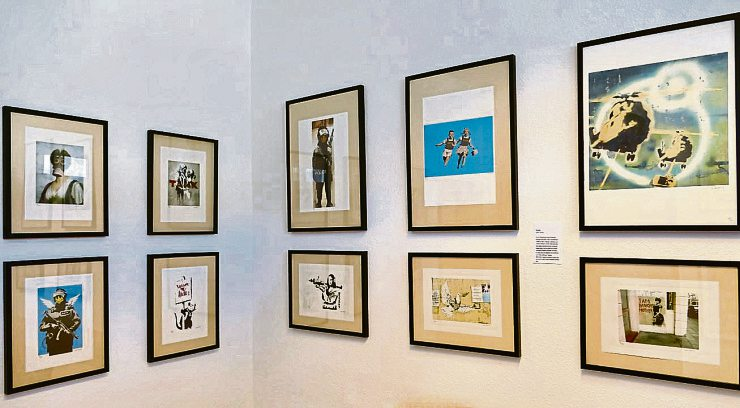 Typisch Banksy! Die Schablonengraffitis des britischen Streetartkünstlers Banksy sind mittlerweile weltweit bekannt. Seine Identität hingegen hält er weiterhin geheim.