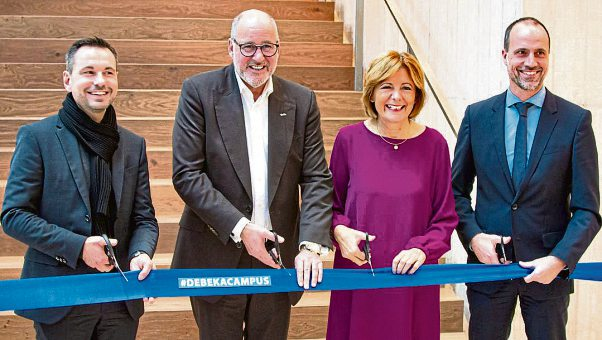 Ministerpräsidentin Malu Dreyer und Debeka-Chef Thomas Brahm (2. v. I.) eröffnen mit Oberbürgermeister David Langner (links) und Gesundheitsminister Clemens Hoch offiziell den Erweiterungsbau der Debeka-Zentrale.