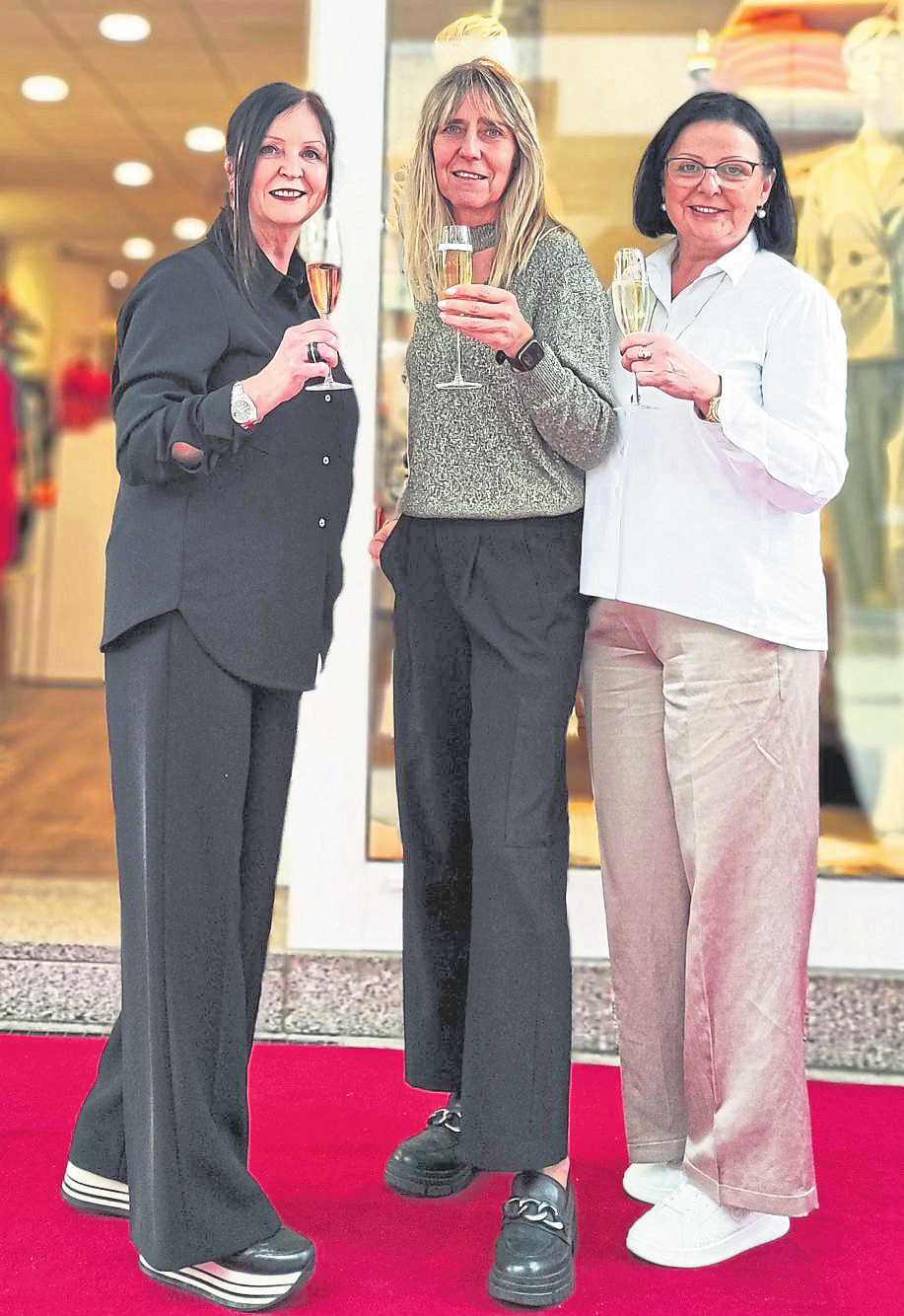 Kompetent, zugewandt, herzlich: Das Team von Stephanie exclusive Damenmode. Beata Gaca, Simone Kurz, und Stephanie Kastner-Merz (v.r.), es fehlt Heike Klein.