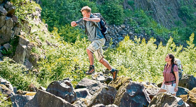 Das Geotop Basaltpark in Bad Marienberg kann auf einem ganzjährig geöffnetem Rundweg erkundet werden und gibt einen Einblick in die Vulkantätigkeit der Region vor etwa 25 Millionen Jahren. Foto: Dominik Ketz / Rheinland-Pfalz Tourismus GmbH