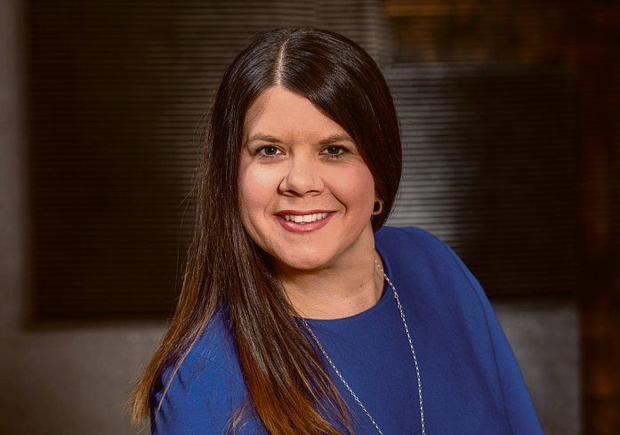 DENISE BROSIUS, Marketing und Vertrieb