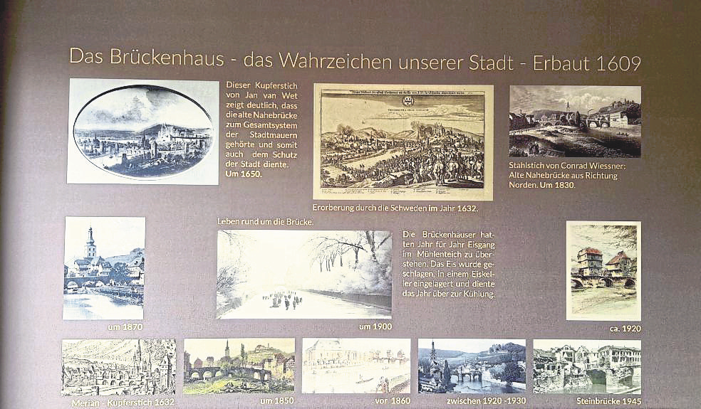 In der Weinstube hat Werner Klopfer eine der Wände mit Stichen und alten Fotografien versehen, die die Geschichte des Brückenhauses erzählen.
