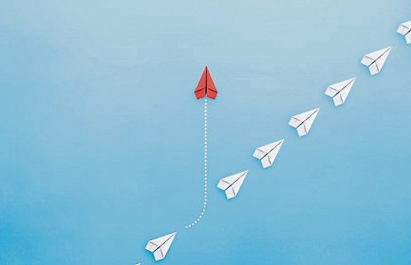 Anders denken, anders handeln: Innovation bedeutet, neue Wege zu gehen - mutig und mit klarer Richtung. Foto: Worawut-stock.adobe.com