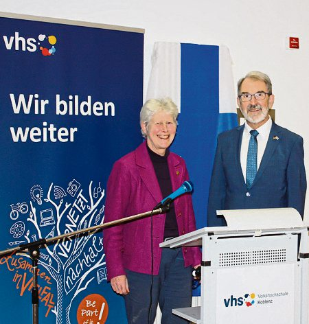 Rolf Müller (DFG) begrüßt die Anwesenden herzlich.