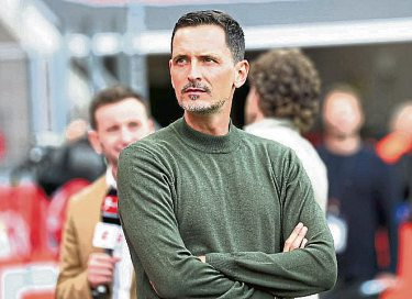 Als Trainer der Frankfurter Eintracht führte Dino Toppmöller die Mannschaft in der vergangenen Bundesligasais on auf den 3. Tabellenplatz und somit in die Champions League. Foto: Jörg Niebergall