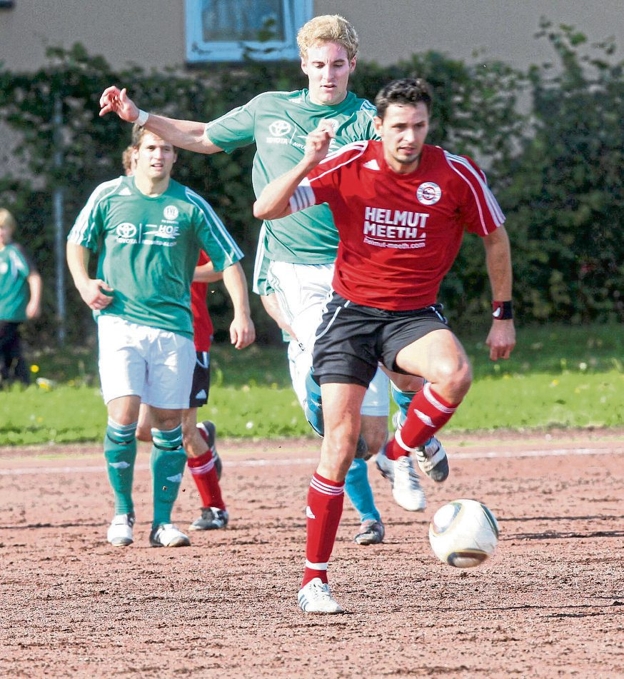Lange ist es her: Da trafen der FVE und Dino Toppmöller schon einmal in der Rheinlandliga aufeinander. Damals spielte der jetzige Frankfurter Trainer für den FSV Salmrohr.