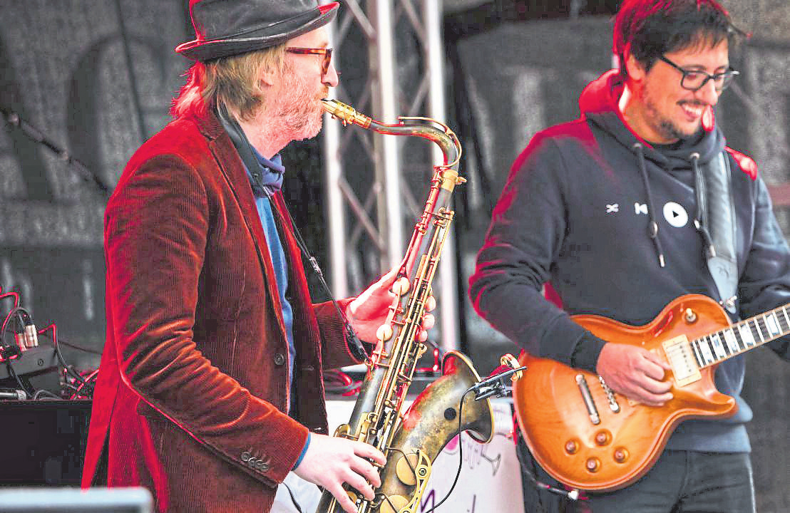 Live-Auftritte sorgen für Stimmung und machen die Obere Löhr zum Treffpunkt für Musikfreunde. Foto: Gabriel Volkovic