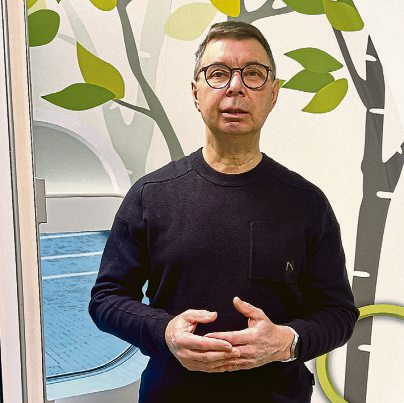 „Ich gehe regelmäßig als Post-Covid-Patient in die Kapsel. Mein Energielevel und meine Leistungsfähigkeit haben sich verbessert. Schon zu Beginn der Therapie habe ich gemerkt, dass ich besser schlafen kann.“ Kurt M.