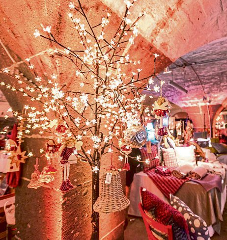 Zwischen alten Gewölben und festlichem Lichterglanz: Der Mosel-Wein-Nachts-Markt in Traben-Trarbach bietet Handwerk, Genuss und Atmosphäre unter der Erde. Foto: rheinland-pfalz-tourismus.de/ Dominik Ketz
