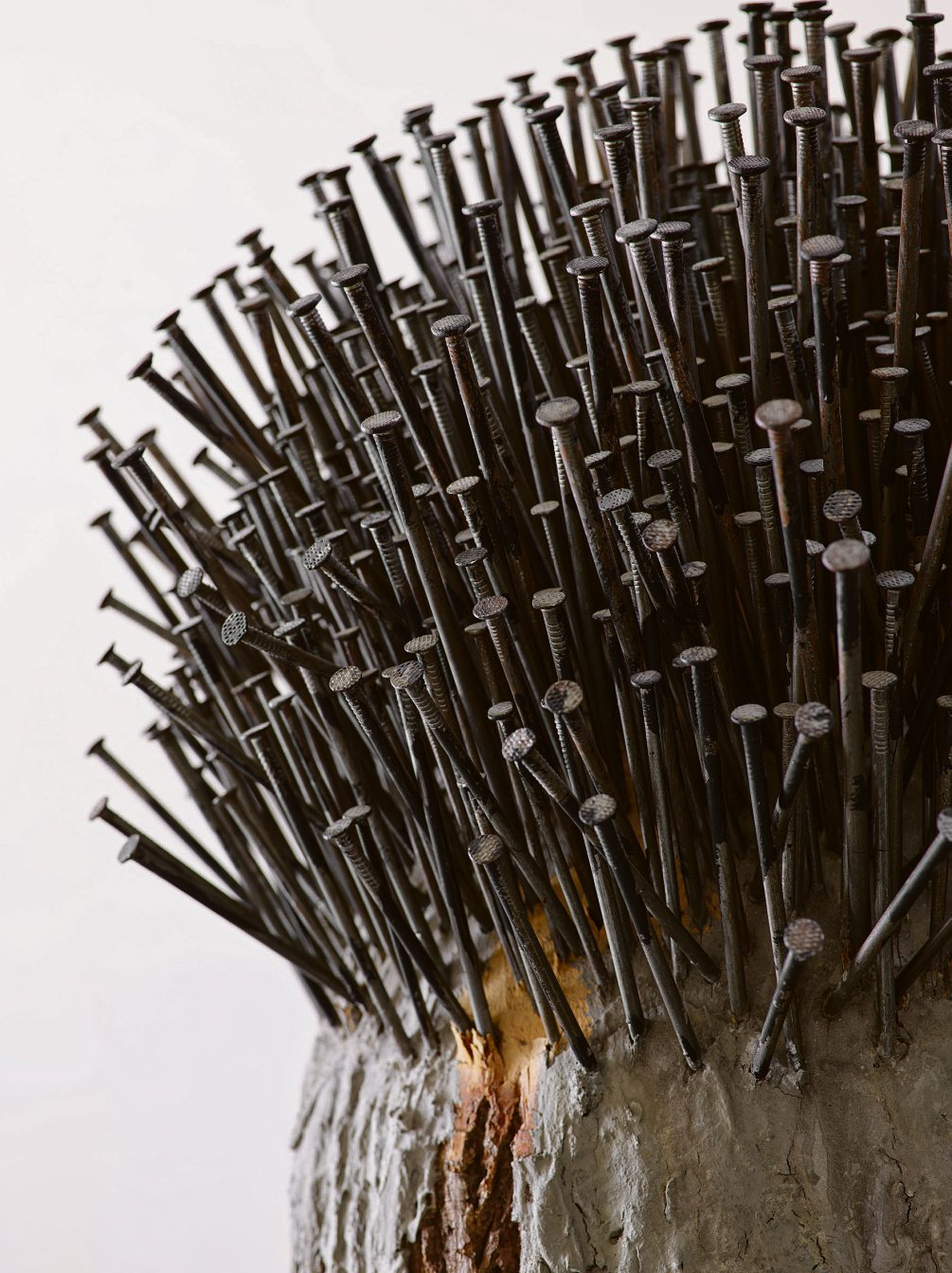 Günther Uecker, Waldgarten (3-teilig) (Detail), 2008, Private Collection. Courtesy Axel Vervoordt Gallery, Foto: Jan Liégeois