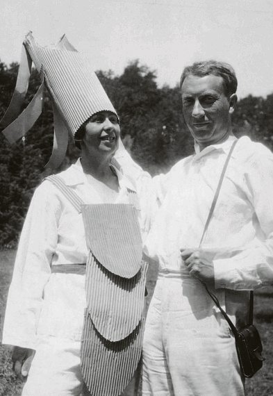 Sophie Taeuber-Arp und Hans Arp, Ascona 1925, © Stiftung Arpe. V., Berlin/Rolandswerth, Fotograf: unbekannt